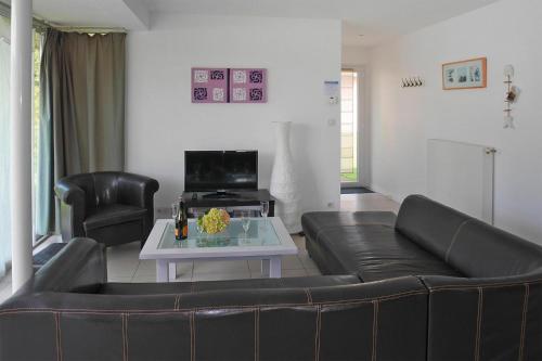 Holiday Home Guiss�ny - Bre051030-f