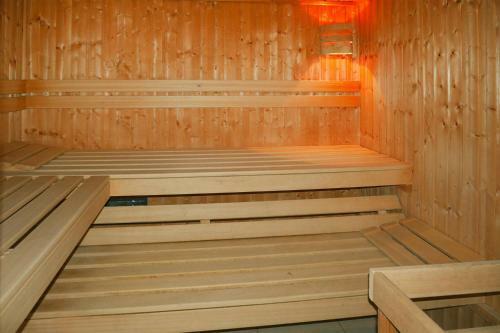 Holiday Home Guiss�ny - Bre051030-f