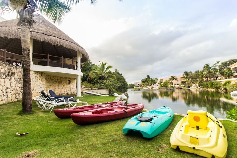 Coral Maya Turquesa Condo Hotel