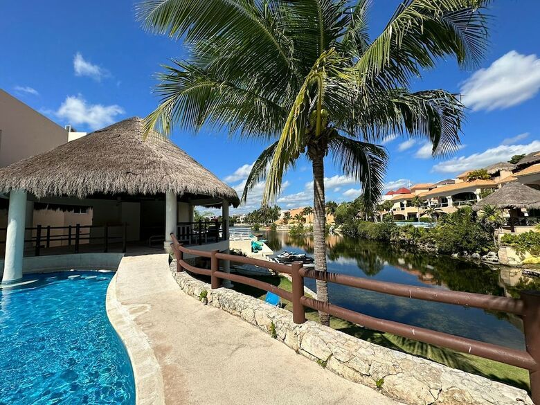 Coral Maya Turquesa Condo Hotel