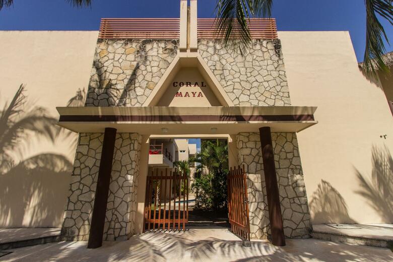 Coral Maya Turquesa Condo Hotel