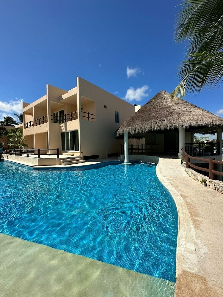 Coral Maya Turquesa Condo Hotel