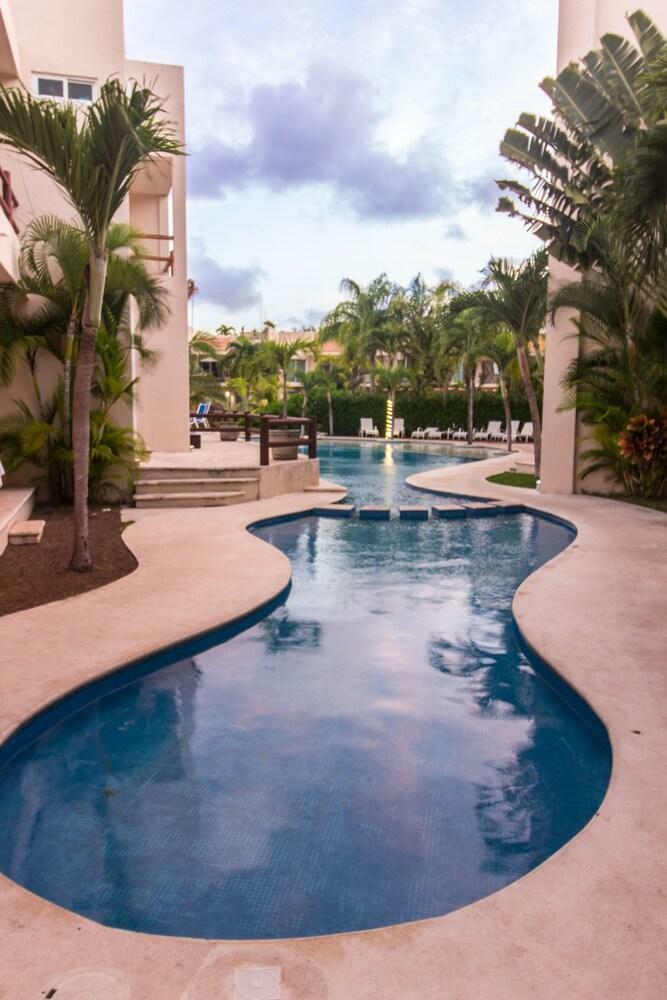 Coral Maya Turquesa Condo Hotel