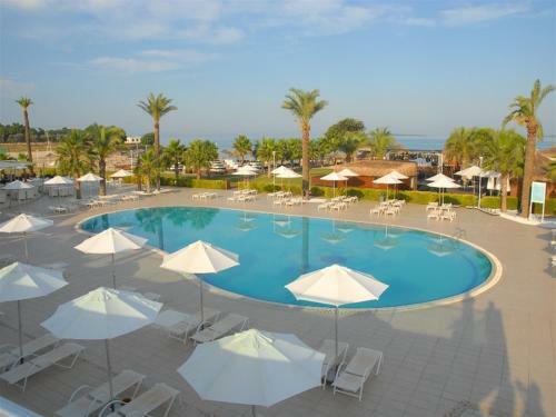 Apollonium Beach Flats And Villas