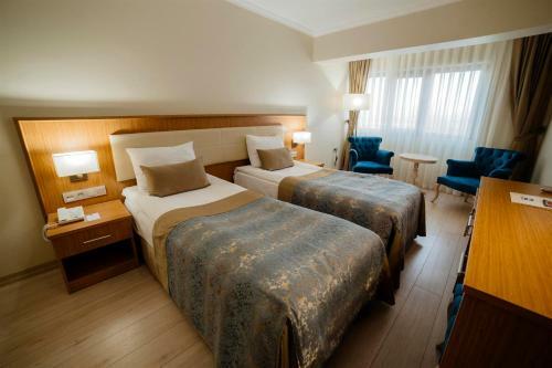 Patalya Lakeside Resort Hotel