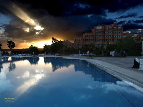 Patalya Lakeside Resort Hotel