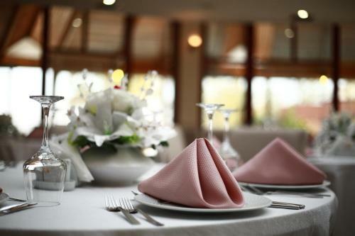 Patalya Lakeside Resort Hotel