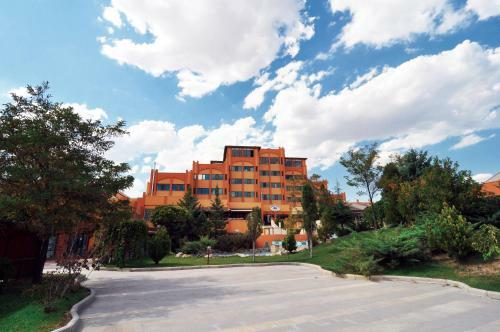 Patalya Lakeside Resort Hotel