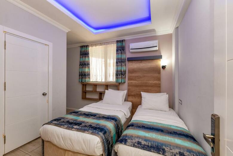 Hotel Linda Expo Palace