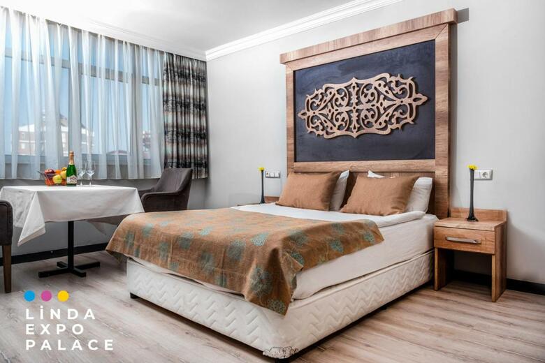 Hotel Linda Expo Palace