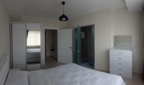 Emerald Dreams Apartment