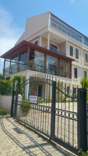 Flora Maya House