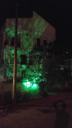 Flora Maya House