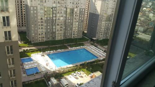 Apartment With Pool And Security