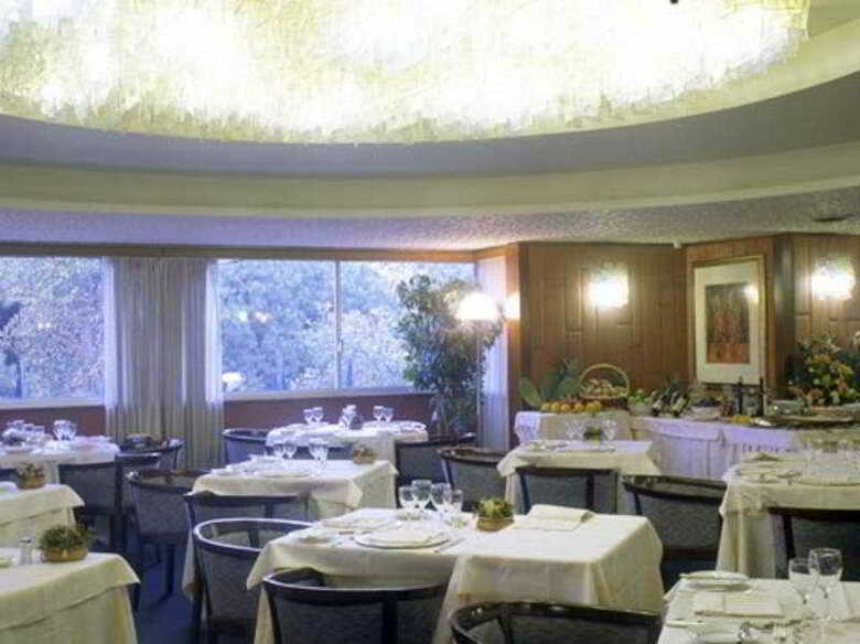 Hotel NH Royal Palace