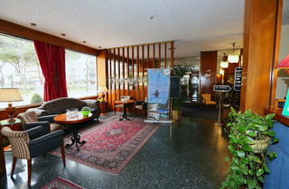 Hotel NH Royal Palace