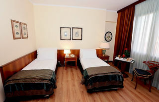 Hotel NH Royal Palace