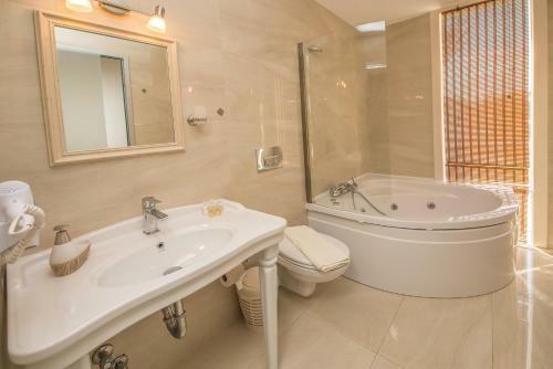 Destina Boutique Hotel