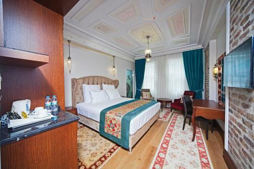 Azade Premier Hotel