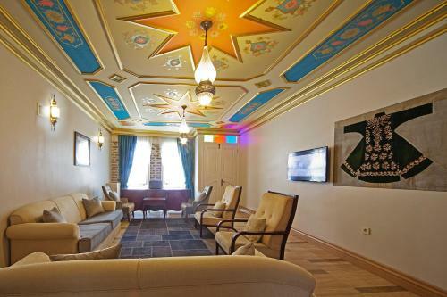 Azade Premier Hotel