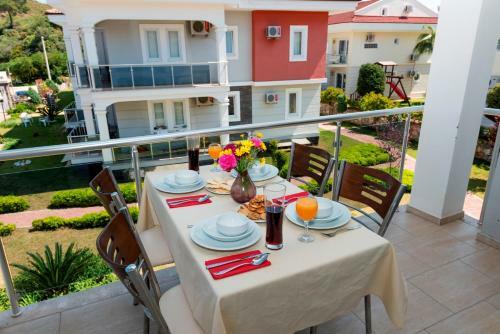 Legend Apartments Cal?s Beach