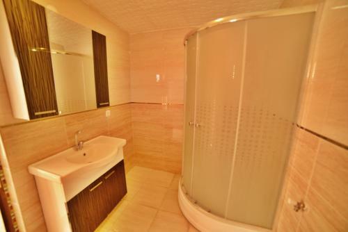 Bed & Breakfast Cave Seasons Deluxe Hotel