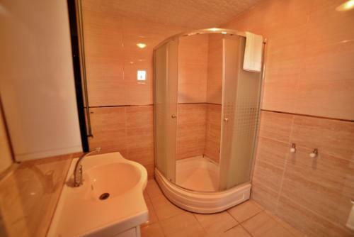 Bed & Breakfast Cave Seasons Deluxe Hotel