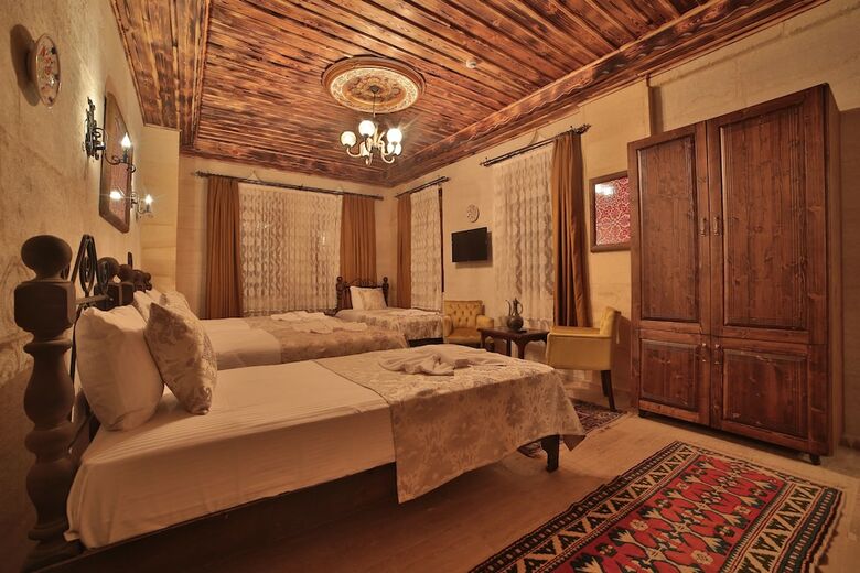 Caravanserai Inn Hotel