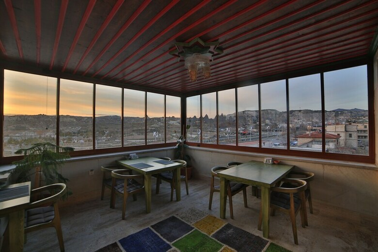 Caravanserai Inn Hotel