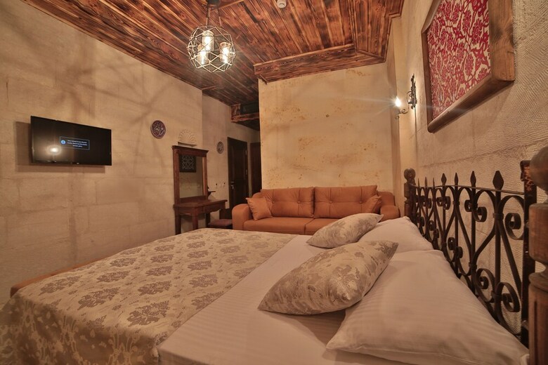 Caravanserai Inn Hotel