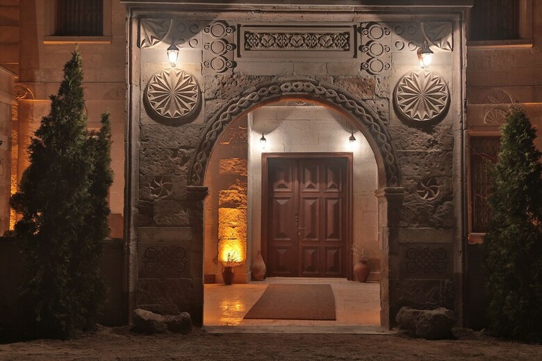 Caravanserai Inn Hotel