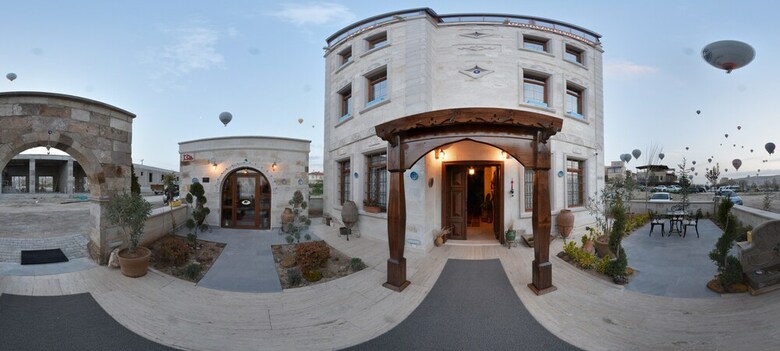 Caravanserai Inn Hotel