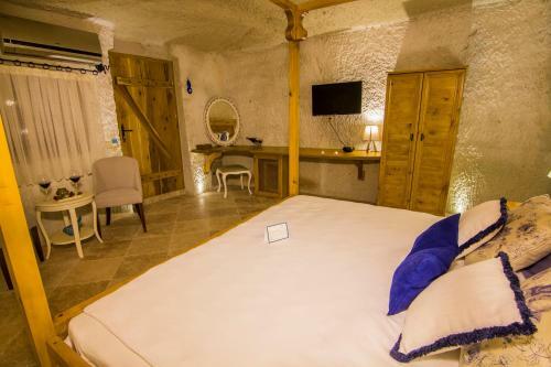 Hotel Azure Cave Suites