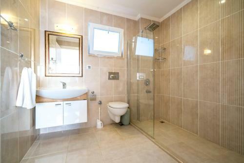 New Age Villa Maria