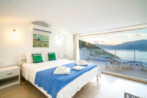 New Age Villa Maria