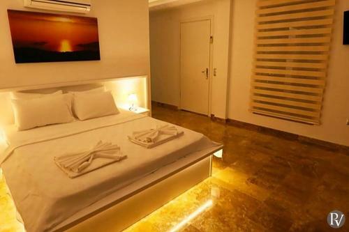 Kalkan Villa Sleeps 14 Pool Wifi
