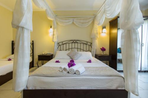 Hotel Cachet - Adult Only +14