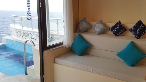 Hotel Cachet - Adult Only +14