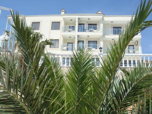 Hotel Cachet - Adult Only +14