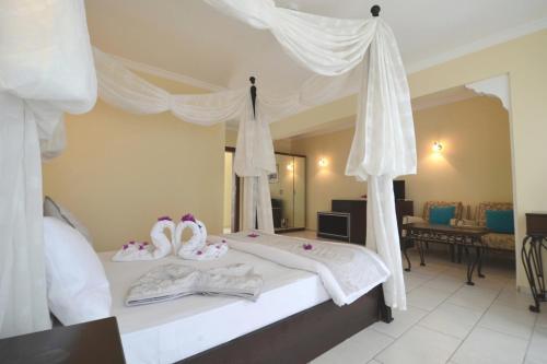 Hotel Cachet - Adult Only +14