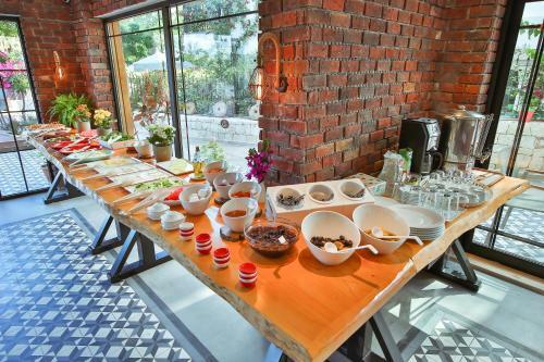 Lale Hotel