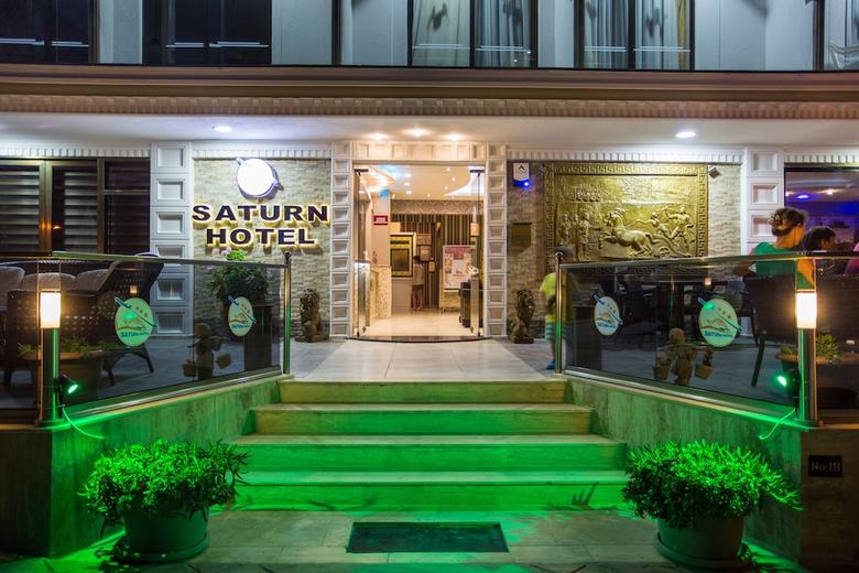Hotel Saturn