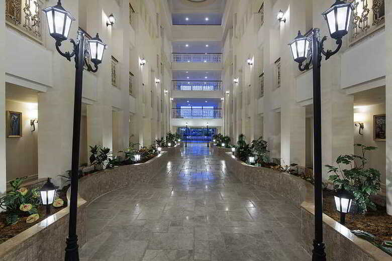 Hotel Alba Queen