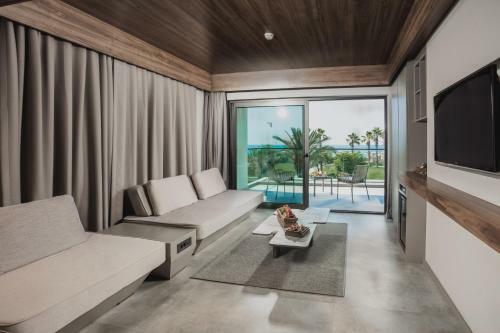 Hotel Paloma Finesse Side