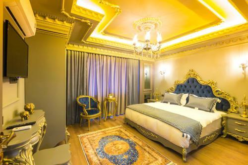 Real King Suite Hotel