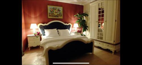 Real King Suite Hotel