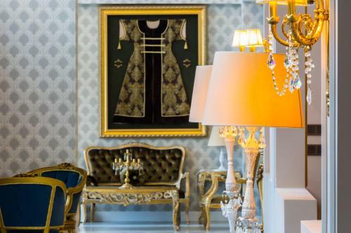 Real King Suite Hotel
