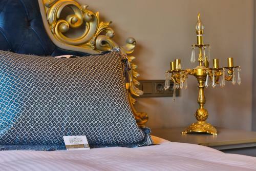 Real King Suite Hotel
