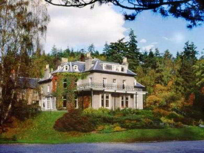 Tor Na Coille Hotel(.)
