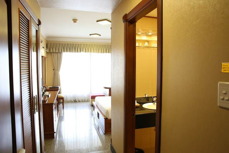 May Hotel